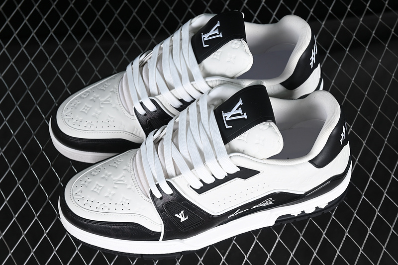EyeConicWear-louis-vuitton-trainer-54-signature-black-and-white-sneakers-5