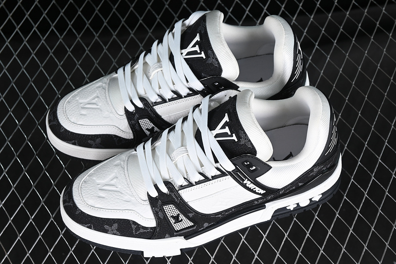 EyeConicWear-louis-vuitton-trainer-black-white-sneakers-6