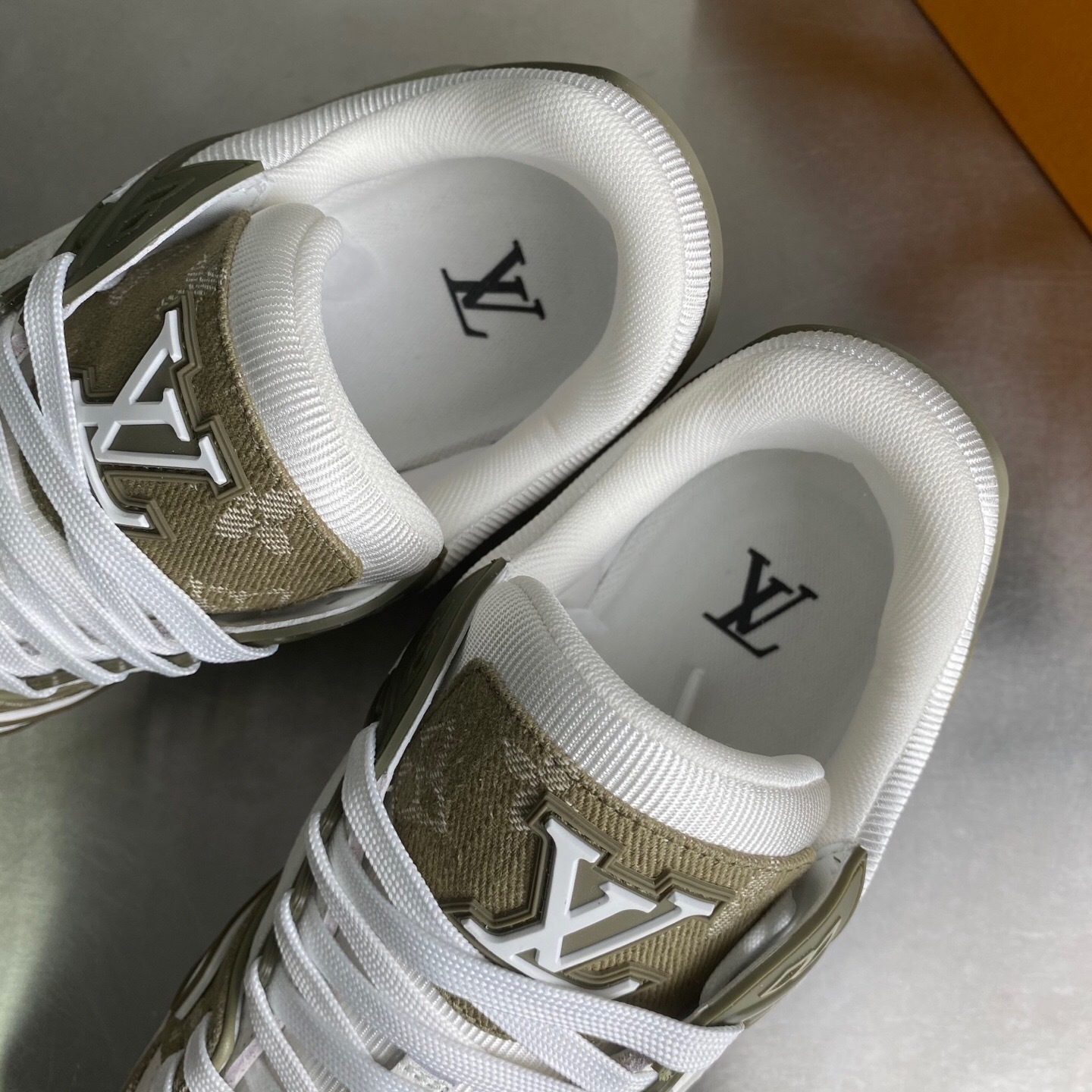 EyeConicWear-louis-vuitton-trainer-virgil-abloh-khaki-green-white-sneakers-women-5